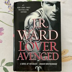 J.R. Ward Lover Avenged hardback book